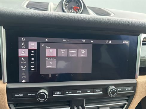 Used 2020 Porsche Macan image 33