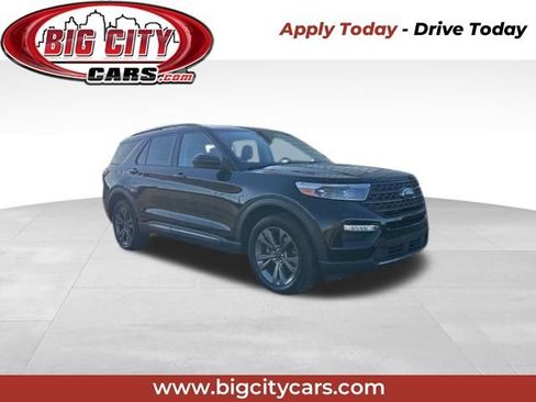 Used 2022 Ford Explorer XLT w/ Equipment Group 202A image 1