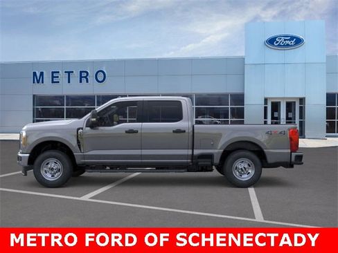 New 2026 Ford F250 XL w/ XL Chrome Package image 4
