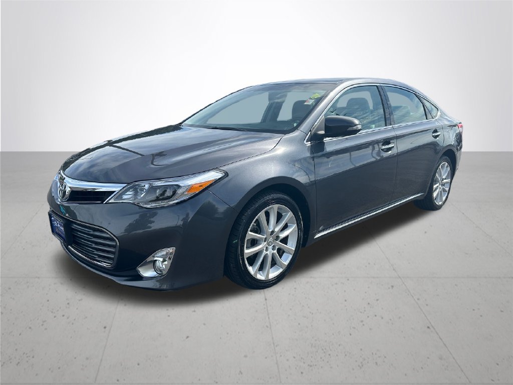 Used 2015 Toyota Avalon Limited FWD image 2