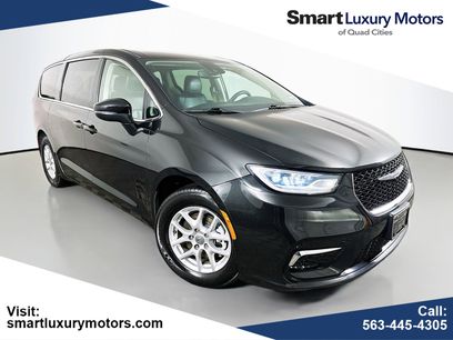 Used 2023 Chrysler Pacifica Touring-L