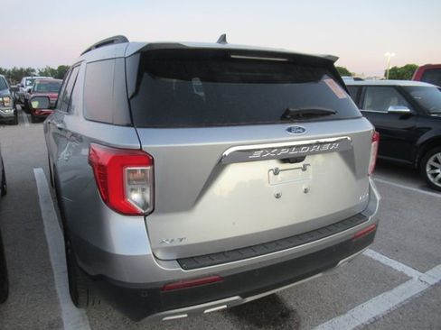 Certified 2024 Ford Explorer XLT w/ Equipment Group 202A AWD/4WD image 4