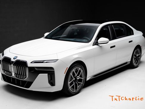 Used 2026 BMW 740i RWD image 1