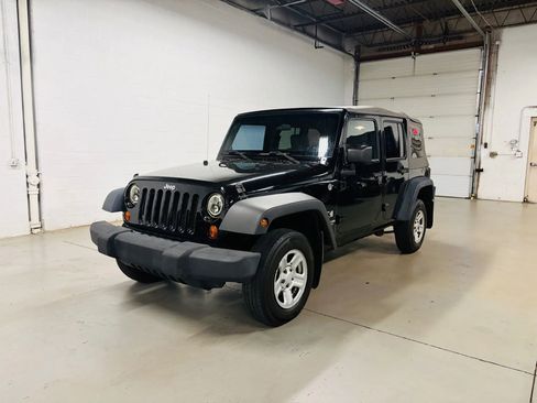 Used 2009 Jeep Wrangler Unlimited X AWD/4WD image 2