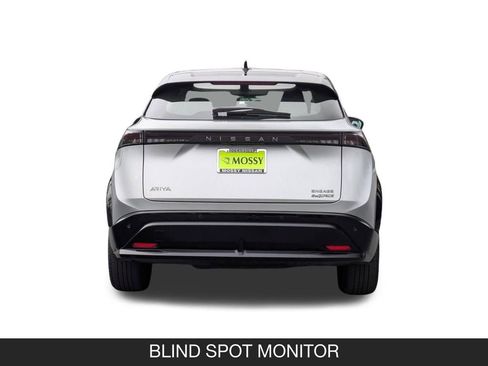 Used 2024 Nissan Ariya AWD image 9