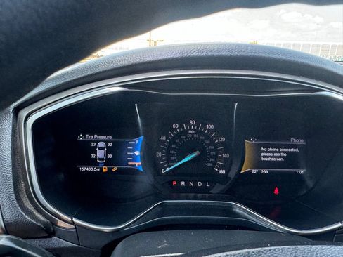 Used 2017 Ford Fusion SE w/ Fusion SE Technology Package image 7