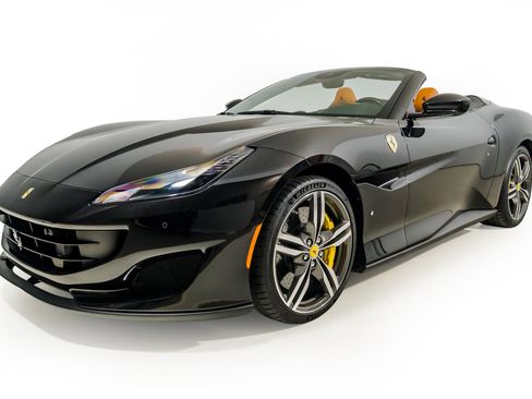 Used 2020 Ferrari Portofino image 14