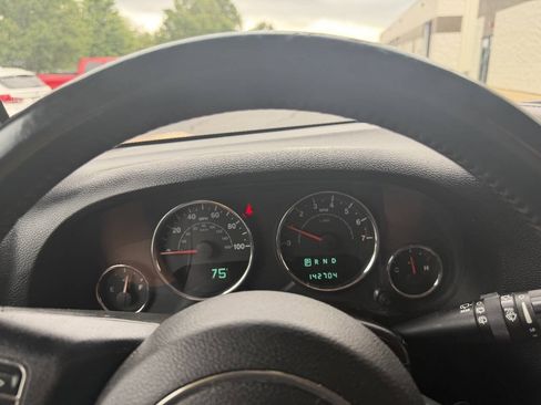 Used 2014 Jeep Wrangler Rubicon w/ Dual Top Group AWD/4WD image 12
