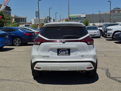 Used 2024 Nissan Kicks SR w/ SR Premium Package FWD image 7
