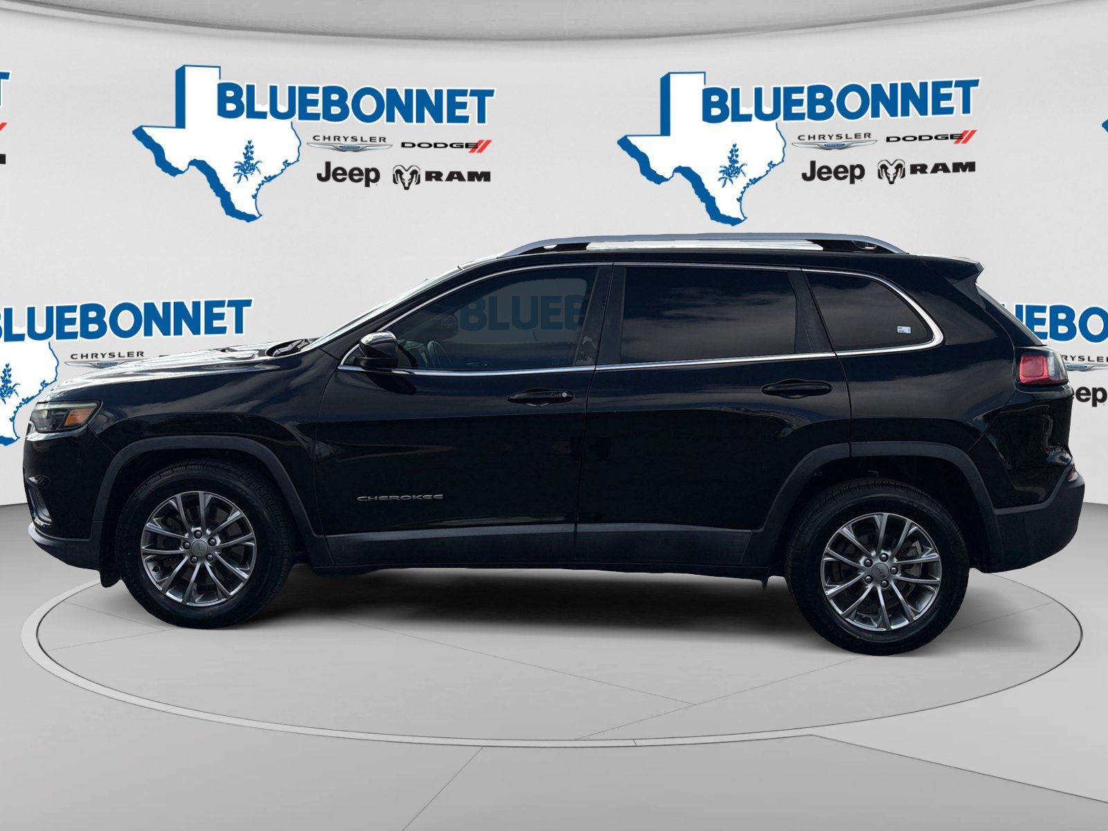 Used 2019 Jeep Cherokee Latitude Plus FWD image 8