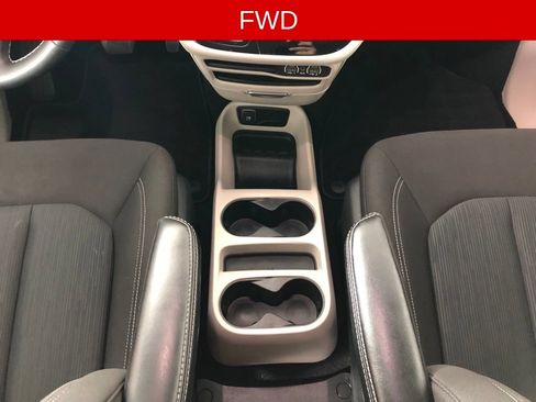Used 2023 Chrysler Voyager LX FWD image 9