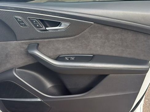 Used 2022 Audi RS Q8 4.0T image 11