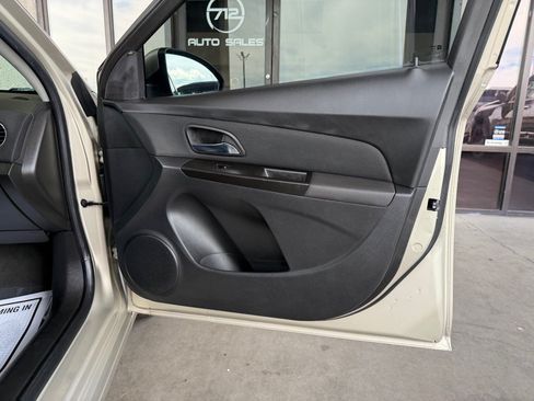 Used 2014 Chevrolet Cruze LT FWD image 33