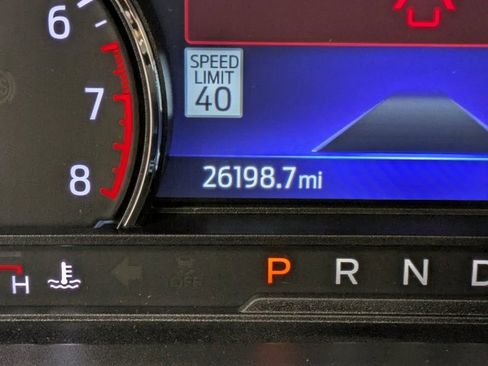 Used 2022 Ford Explorer XLT w/ Equipment Group 202A image 15