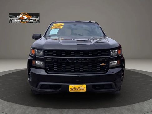 Used 2020 Chevrolet Silverado 1500 Custom w/ Custom Value Package image 2