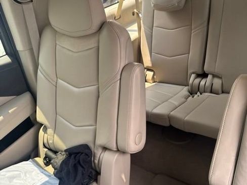 Used 2020 Cadillac Escalade ESV Luxury w/ LPO, Radiant Package AWD/4WD image 21