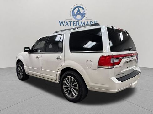 Used 2016 Lincoln Navigator Select AWD/4WD image 3