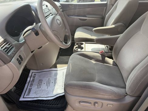 Used 2008 Toyota Sienna LE FWD image 16
