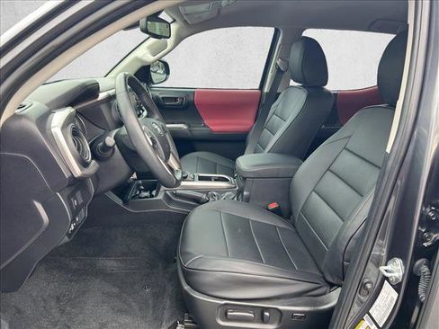 Certified 2022 Toyota Tacoma SR5 w/ Technology Package image 10