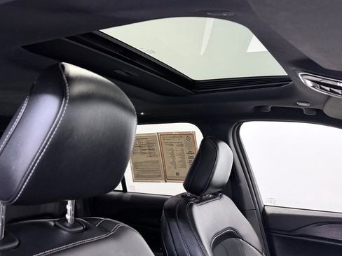 Certified 2024 Jeep Grand Cherokee Altitude image 11