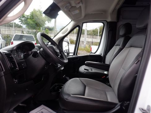 Used 2023 RAM ProMaster 2500 FWD image 10