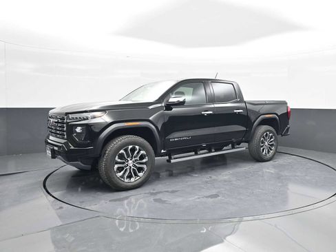New 2026 GMC Canyon Denali image 4
