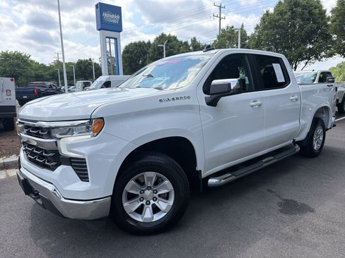 Used 2023 Chevrolet Silverado 1500 LT AWD/4WD image 5