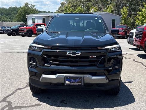Certified 2025 Chevrolet Colorado Z71 w/ Midnight Edition AWD/4WD image 3