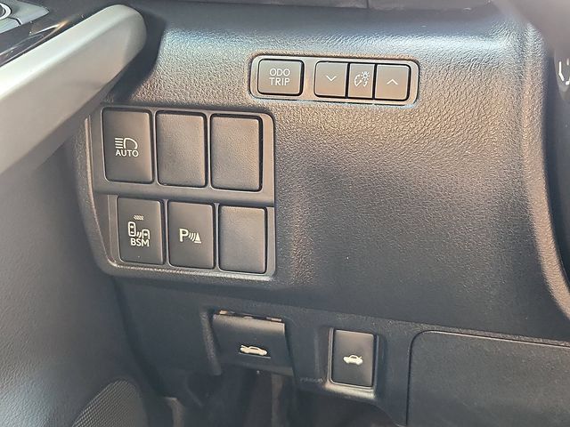 Used 2020 Lexus IS 300 AWD w/ Navigation Package image 26