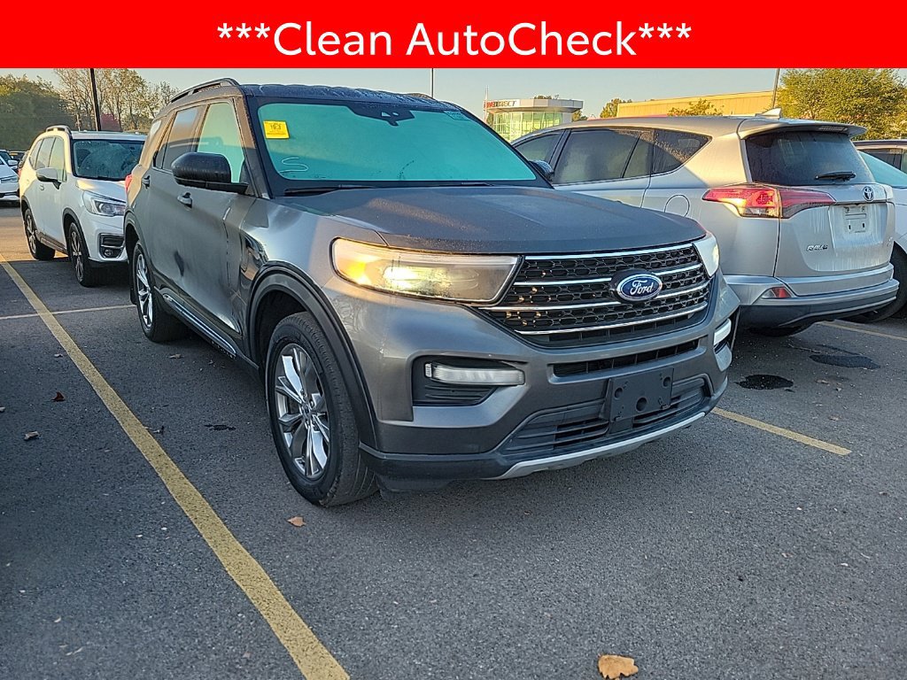 Used 2020 Ford Explorer XLT w/ Equipment Group 202A AWD/4WD image 3