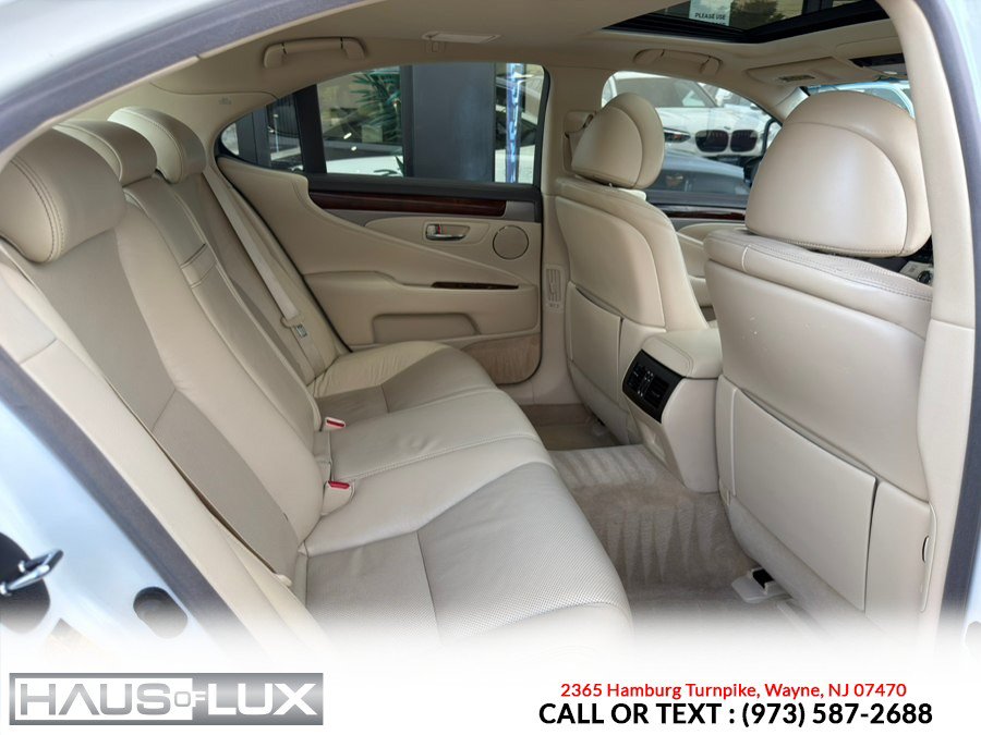 Used 2013 Lexus LS 460 AWD w/ Comfort Pkg image 19