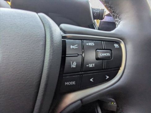 Used 2024 Lexus ES 350 w/ Premium Package image 11