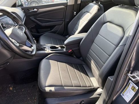 Used 2023 Volkswagen Jetta SE w/ Panoramic Sunroof Package FWD image 12