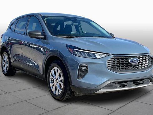 Used 2025 Ford Escape Active image 2