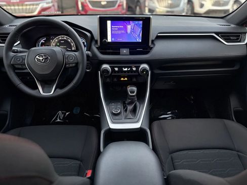 Used 2024 Toyota RAV4 SE image 20