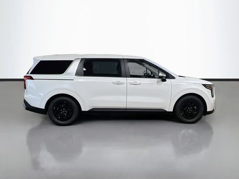 New 2027 Kia Carnival LX FWD image 8