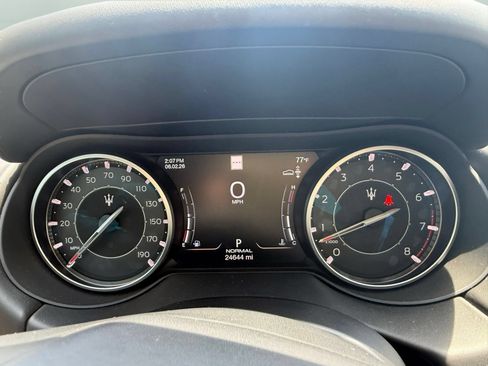 Used 2022 Maserati Levante Modena AWD/4WD image 48