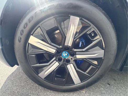 Certified 2024 BMW iX xDrive50 w/ Premium Package AWD/4WD image 11