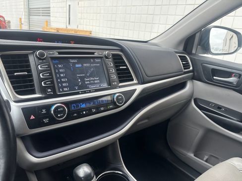 Used 2018 Toyota Highlander Limited Platinum image 14