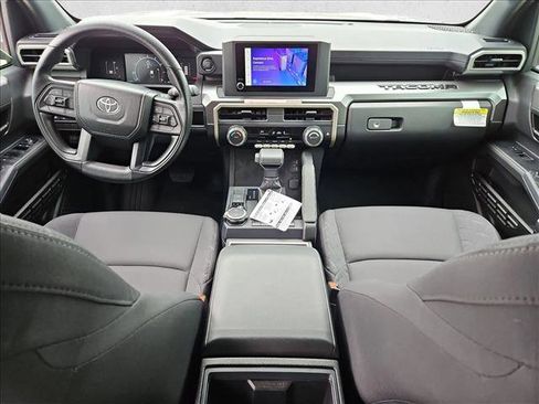 Used 2025 Toyota Tacoma SR5 AWD/4WD image 17
