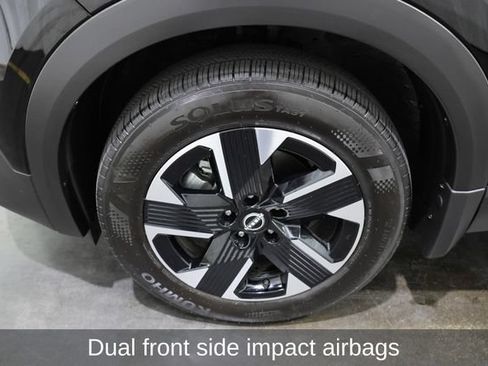 Used 2025 Nissan Kicks SV AWD/4WD image 10