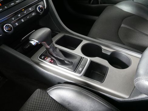 Used 2020 Kia Optima S image 24