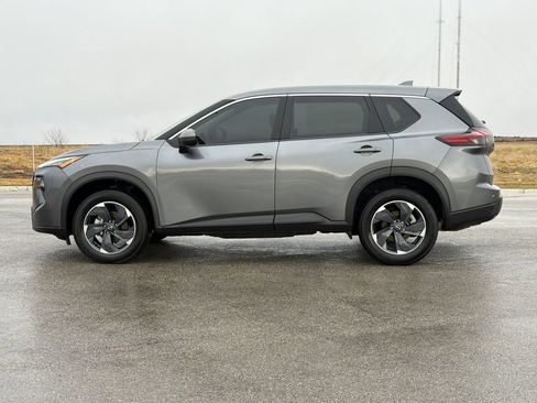 Used 2024 Nissan Rogue SV image 25