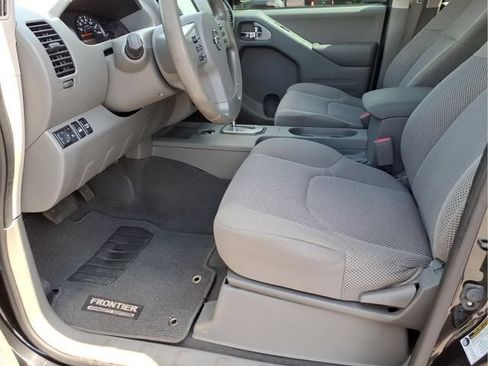 Used 2021 Nissan Frontier SV w/ Midnight Edition Floor Mats AWD/4WD image 14