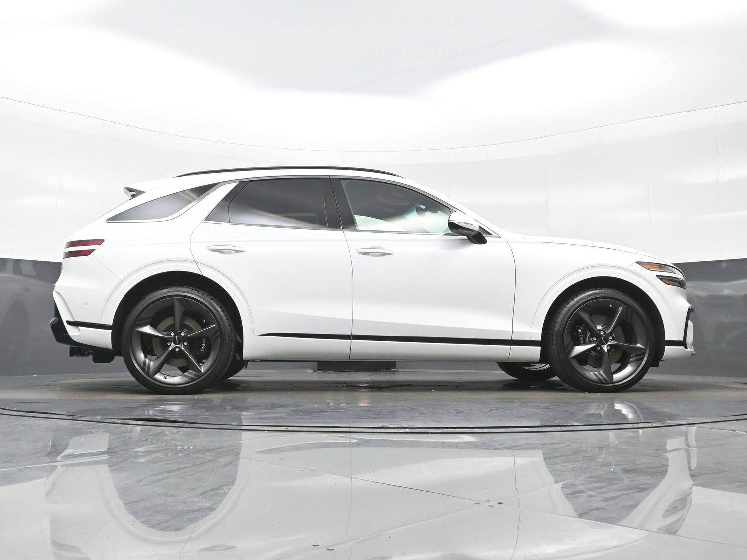 Used 2026 Genesis GV70 2.5T Sport Prestige w/ G1 Accessory Package AWD/4WD image 33