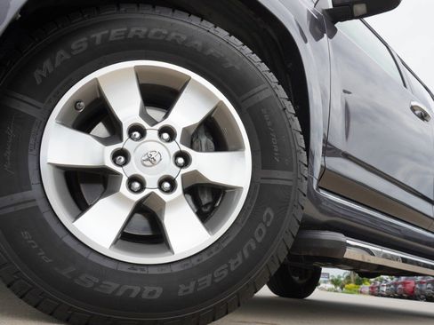 Used 2012 Toyota 4Runner SR5 w/ Premium Pkg AWD/4WD image 11