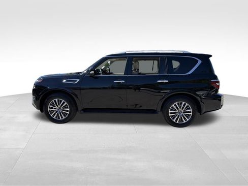 Used 2024 Nissan Armada SL w/ Captain's Chairs Package image 4