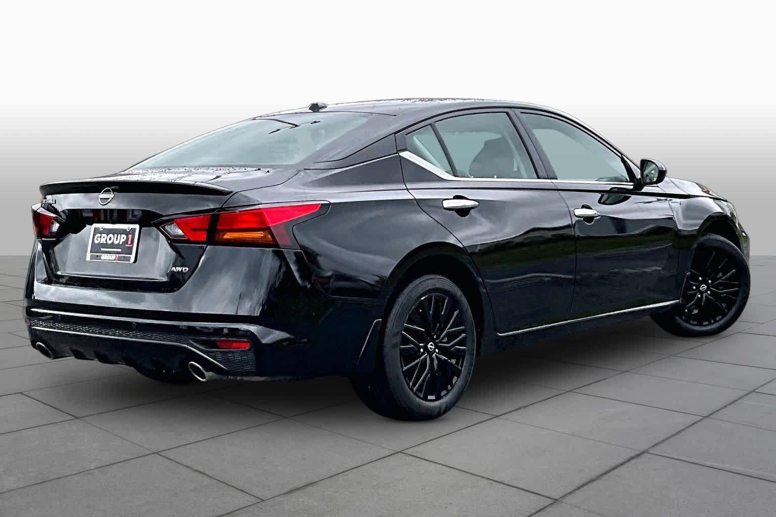 Used 2025 Nissan Altima 2.5 SV w/ SV Special Edition Package AWD/4WD image 12