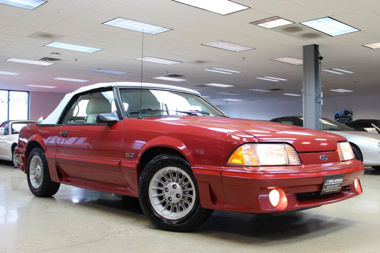 Used 1987 Ford Mustang GT RWD image 2