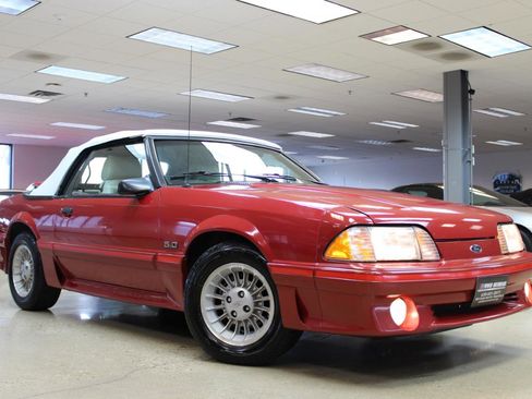 Used 1987 Ford Mustang GT RWD image 2